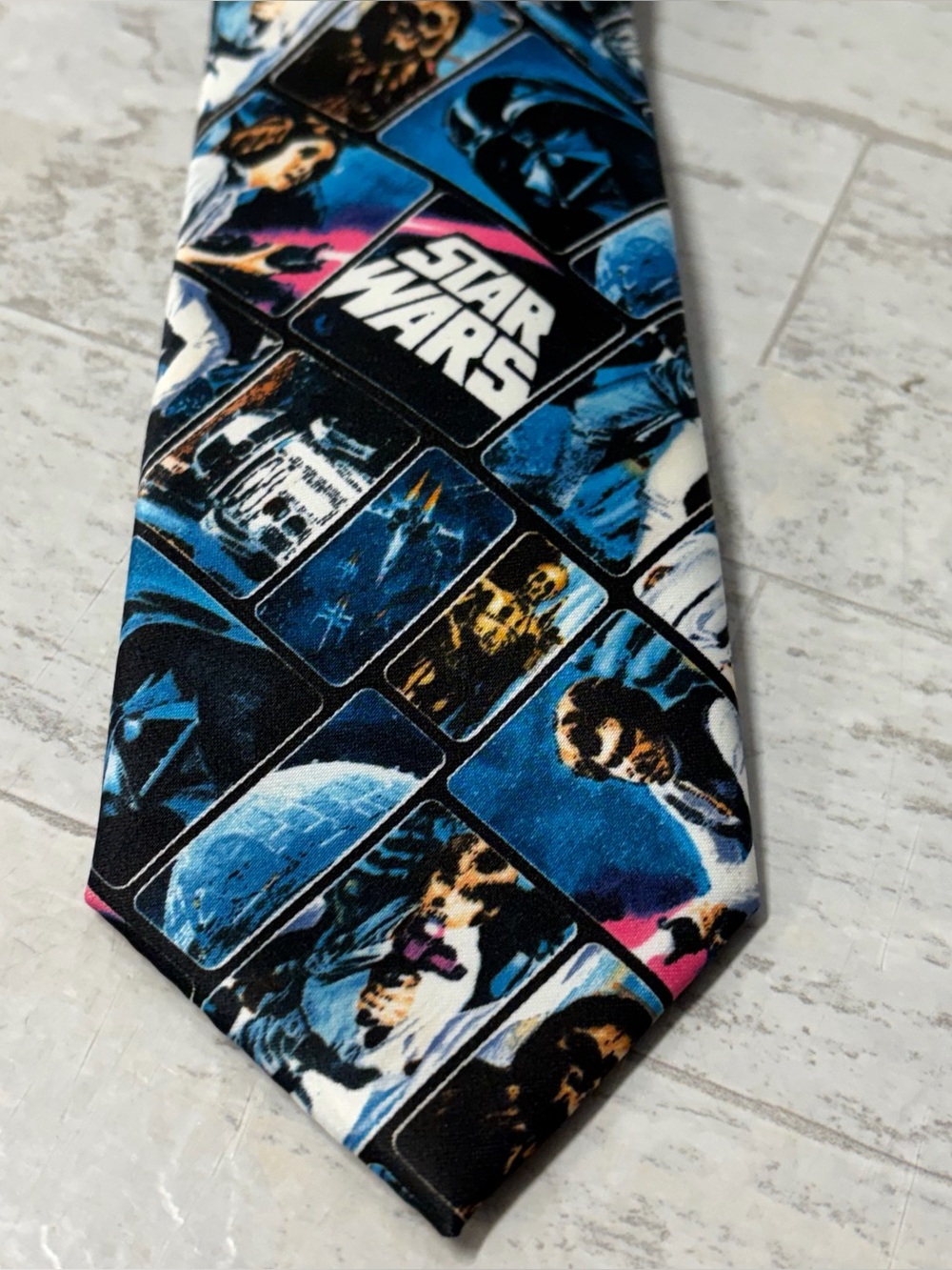 Star Wars Men's Necktie Tie Classic Characters Battle Scene LUKE SOLO VADER NEW